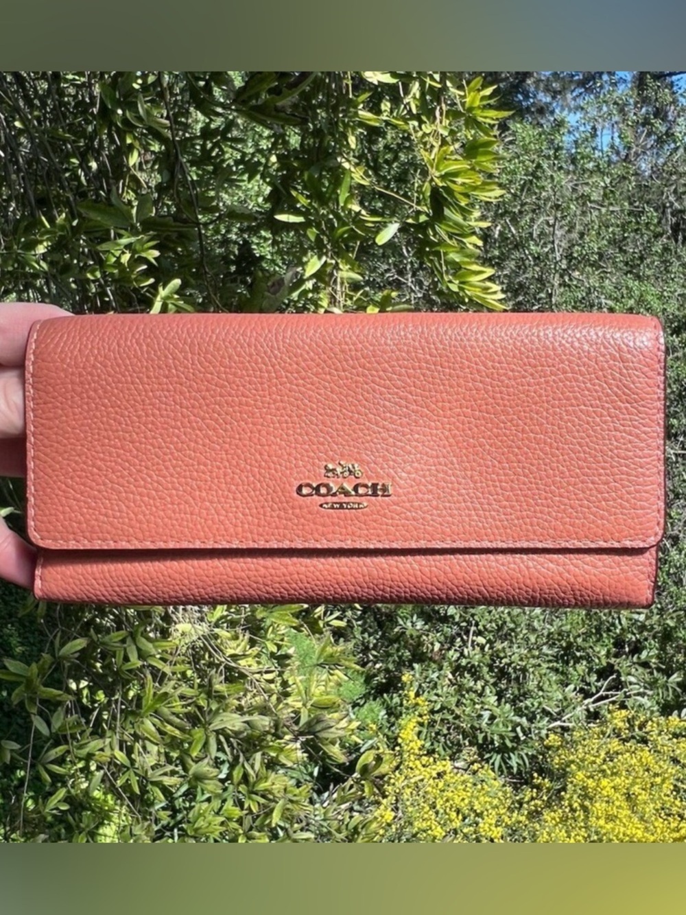 COACH VINTAGE Trifold Wallet Pebble Leather Peach with Gold Hardware AUTHENTIC - Picture 1 of 8